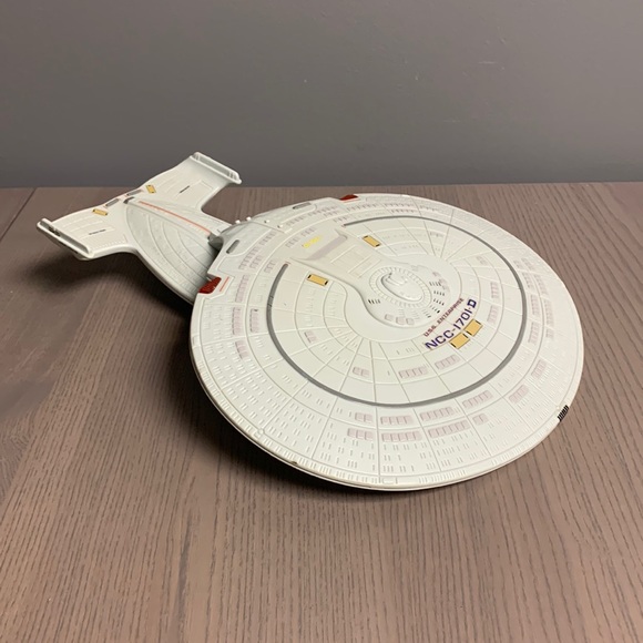 Star Trek USS Enterprise NCC-1701-D Next Generation Incomplete - Picture 4 of 13